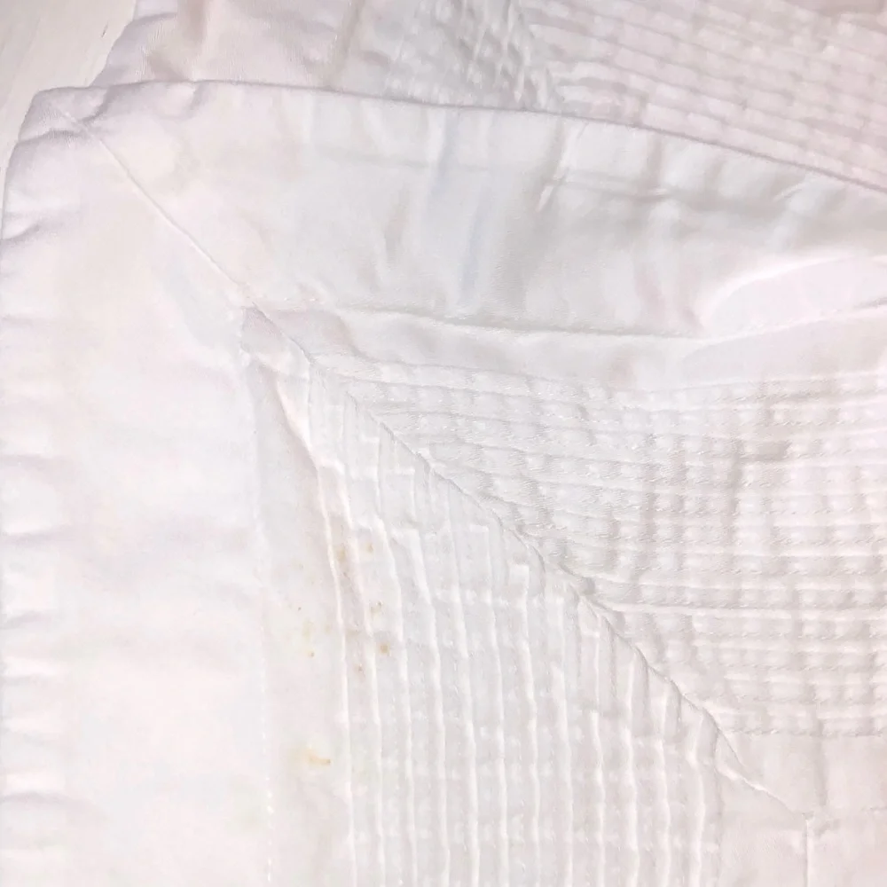 N/A white pleated
